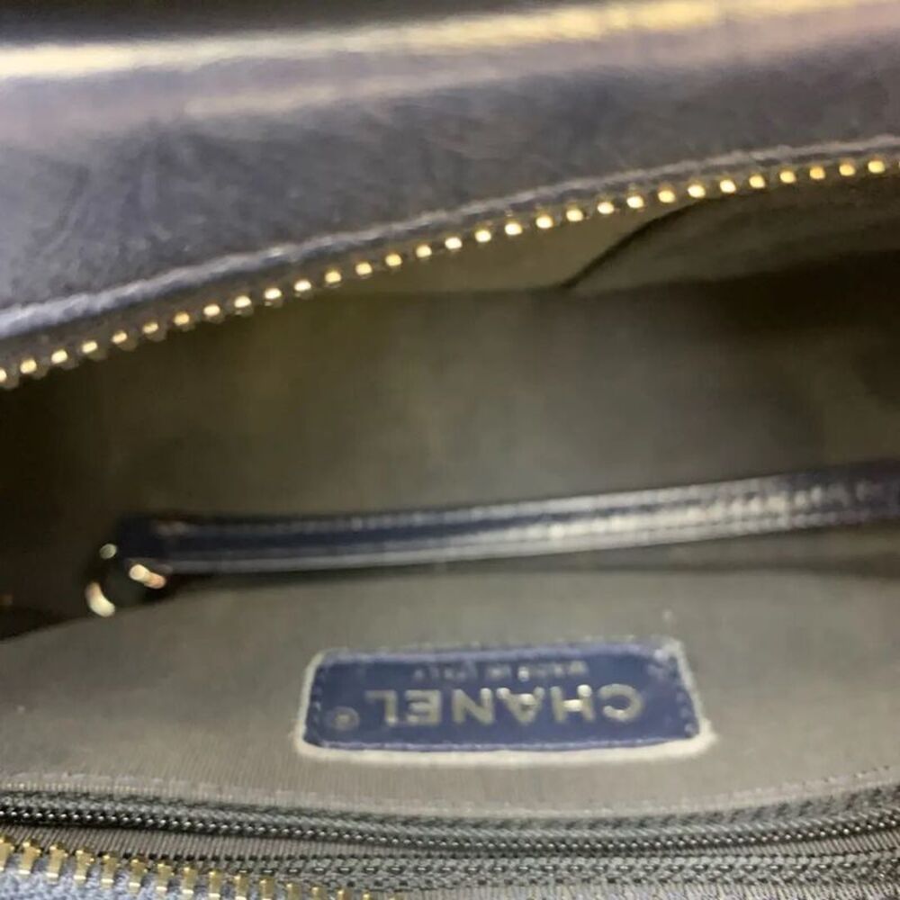 Chanel Women Pre-Loved Bag Very Good Condition - Picture 6 of 9